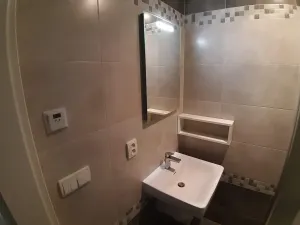 Pronájem bytu 1+kk, Praha - Smíchov, Zborovská, 35 m2
