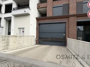 Pronájem garážového stání, Praha - Nusle, Závišova, 15 m2