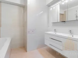 Pronájem bytu 3+kk, Praha - Libeň, Nad Okrouhlíkem, 95 m2