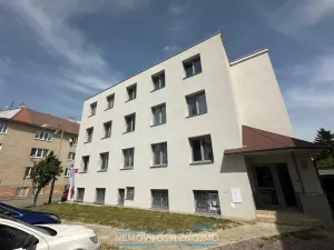 Pronájem bytu 2+kk, Znojmo, nám. Kpt. Otm. Chlupa, 42 m2