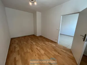Pronájem bytu 2+kk, Znojmo, nám. Kpt. Otm. Chlupa, 42 m2