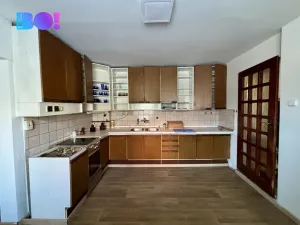 Prodej rodinného domu, Tečovice, 196 m2