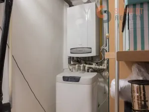 Prodej rodinného domu, Hustopeče, U Větrolamu, 300 m2