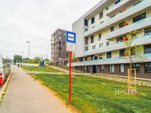 Pronájem bytu 2+kk, Praha, Wassermannova, 49 m2