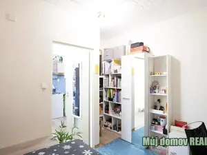 Prodej bytu 3+kk, Praha - Kamýk, Cholupická, 46 m2