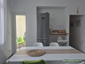 Pronájem bytu 4+kk, Praha - Karlín, Křižíkova, 74 m2