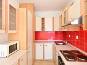 Pronájem bytu 2+kk, Praha - Bohnice, Zelenohorská, 42 m2