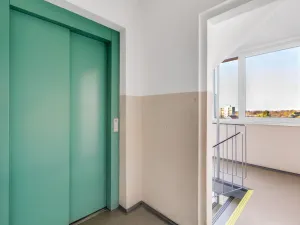 Pronájem bytu 2+kk, Praha - Bohnice, Zelenohorská, 42 m2