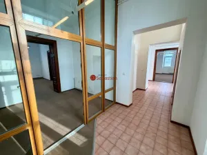 Pronájem kanceláře, Pardubice - Zelené Předměstí, třída Míru, 182 m2