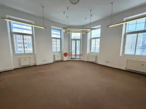 Pronájem kanceláře, Pardubice - Zelené Předměstí, třída Míru, 182 m2