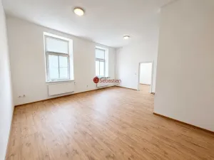 Pronájem kanceláře, Pardubice - Zelené Předměstí, třída Míru, 71 m2