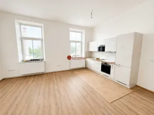 Pronájem kanceláře, Pardubice - Zelené Předměstí, třída Míru, 106 m2