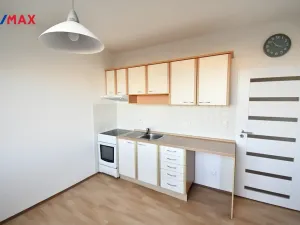 Pronájem bytu 1+1, Hradec Králové - Nový Hradec Králové, třída Edvarda Beneše, 40 m2