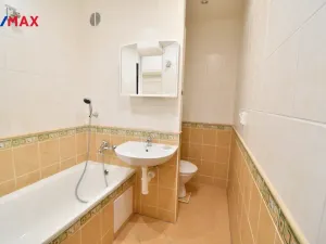 Pronájem bytu 1+1, Hradec Králové - Nový Hradec Králové, třída Edvarda Beneše, 40 m2