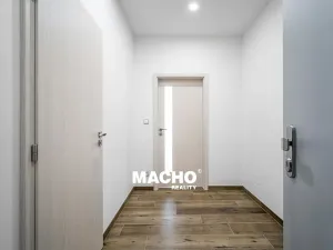 Pronájem bytu 1+kk, Praha - Michle, U plynárny, 31 m2