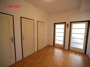 Prodej bytu 3+kk, Praha - Nusle, Zdaru, 64 m2