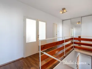 Pronájem bytu 4+kk, Praha, V Štíhlách, 80 m2