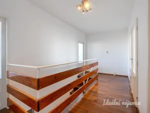 Pronájem bytu 4+kk, Praha, V Štíhlách, 80 m2