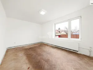 Prodej bytu 3+1, Veltruby, Bytovky, 88 m2