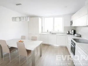 Prodej rodinného domu, Kolín - Kolín IV, Na Vršku, 158 m2