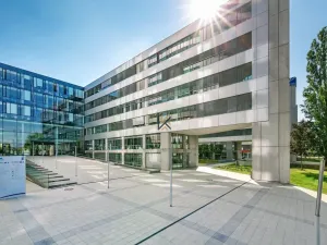 Pronájem kanceláře, Praha - Nusle, Na hřebenech II, 343 m2
