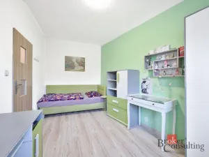 Prodej bytu 4+1, Aš, Skřivánčí, 75 m2