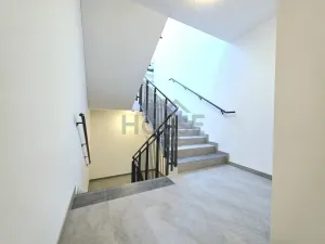 Prodej bytu 2+kk, Praha, Stočesova, 54 m2
