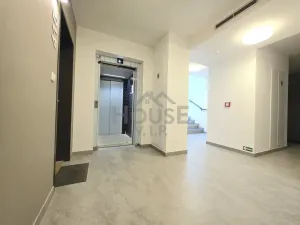 Prodej bytu 2+kk, Praha, Stočesova, 54 m2