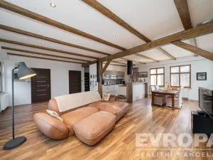 Prodej komerční nemovitosti, Vrchlabí, Pražská, 1523 m2