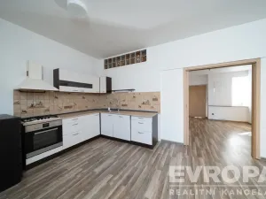 Prodej komerční nemovitosti, Vrchlabí, Pražská, 1800 m2