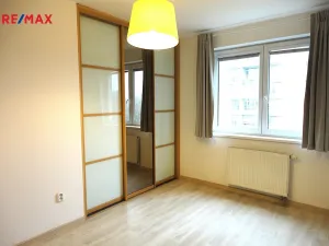 Pronájem bytu 2+1, Praha - Strašnice, Názovská, 55 m2