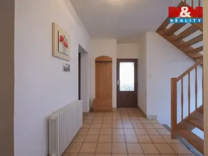 Prodej rodinného domu, Stáj, 250 m2