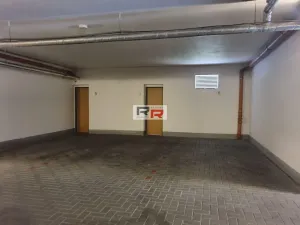Pronájem garážového stání, Olomouc - Povel, Peškova, 13 m2