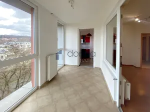 Pronájem bytu 1+kk, Praha, Nademlejnská, 35 m2