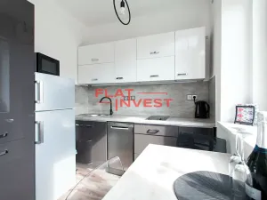 Pronájem bytu 1+kk, Praha - Kobylisy, Vršní, 28 m2