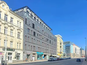 Pronájem kanceláře, Praha - Vysočany, Sokolovská, 135 m2