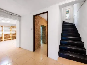 Prodej rodinného domu, Praha - Kobylisy, Sedlecká, 200 m2