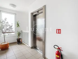 Prodej bytu 2+kk, Praha - Čakovice, Tryskovická, 62 m2