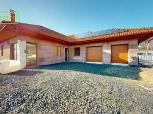 Prodej rodinného domu, Krupka - Unčín, Polní, 200 m2