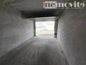 Pronájem garáže, Praha - Braník, Věkova, 18 m2