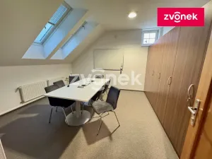 Pronájem kanceláře, Zlín, Vršava I, 460 m2
