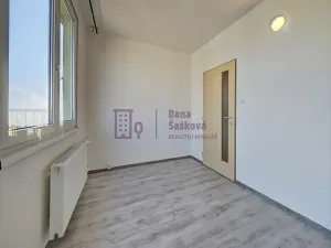 Pronájem bytu 2+kk, Jindřichův Hradec, sídliště Vajgar, 31 m2