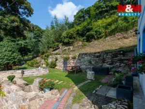 Prodej rodinného domu, Libá, 228 m2