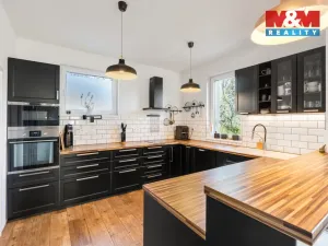 Pronájem rodinného domu, Bavoryně - U Vodojemu, 210 m2