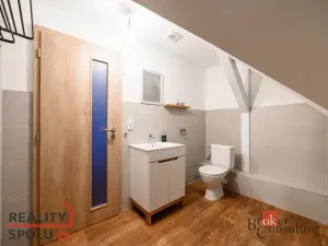 Prodej rodinného domu, Koloveč, nám. Svobody, 160 m2