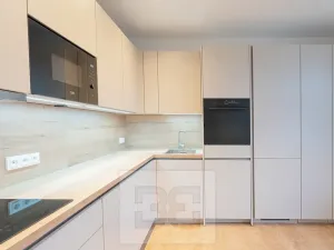 Pronájem bytu 3+1, Praha - Libeň, Na stráži, 110 m2