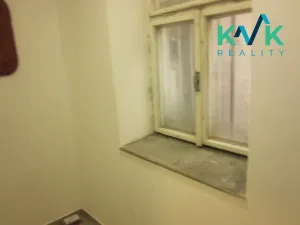 Pronájem obchodního prostoru, Karlovy Vary, Krále Jiřího, 19 m2