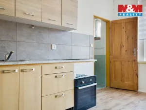 Prodej bytu 1+1, Chabařovice, Husovo náměstí, 59 m2