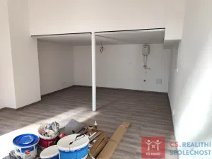 Pronájem obchodního prostoru, Znojmo, Vídeňská třída, 28 m2