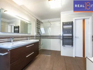 Prodej bytu 4+kk, Praha, Semilská, 139 m2